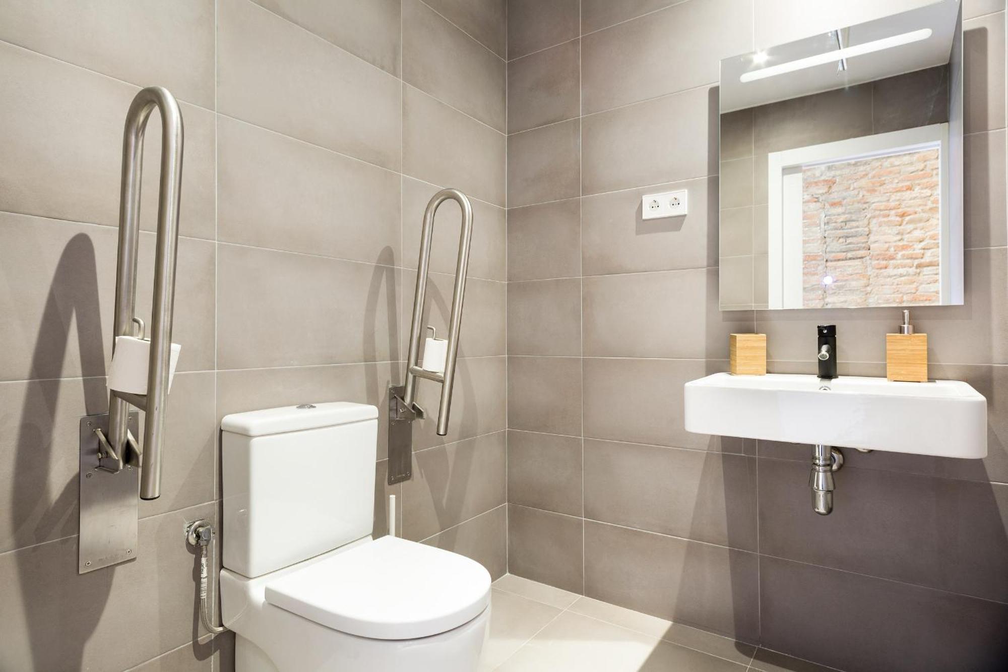 Arte Suites By Olala Homes โอสปิตาเล็ต เดอ โยเบรกัต ภายนอก รูปภาพ